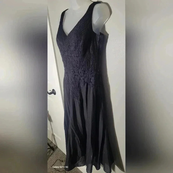 Nine West Fit and Flare V-neck Sleeveless Midi black dress womens size Large - Picture 7 of 10